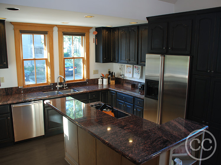 Golden Oak Cabinets Painted Distressed, How To Paint Kitchen Cabinets Black Distressed Look