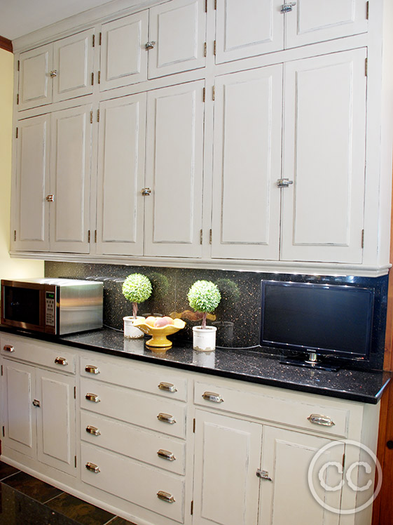 Kitchen painted with Classic Cupboards Paint. Visit www.classiccupboardspaint.com for more details.