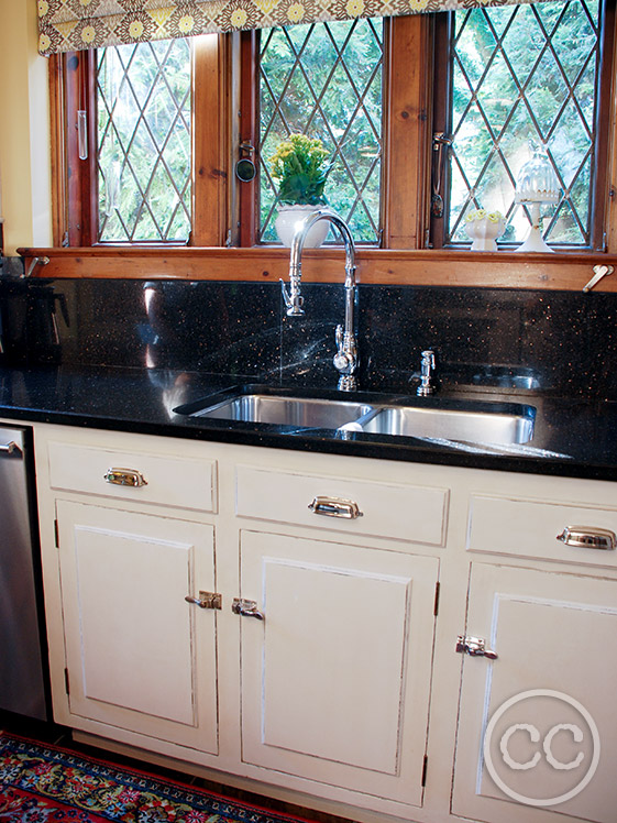 Kitchen painted with Classic Cupboards Paint. Visit www.classiccupboardspaint.com for more details.