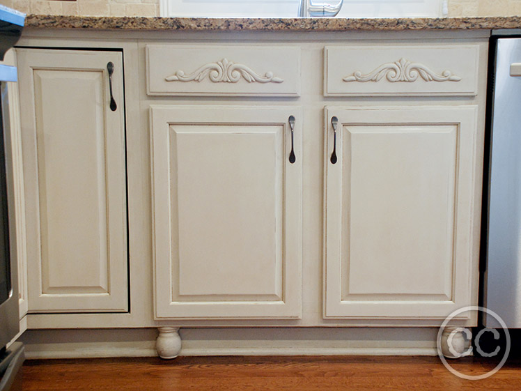 Kitchen painted with Classic Cupboards Paint. Visit www.classiccupboardspaint.com for more details.