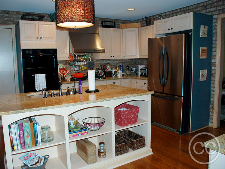 Kitchen painted with Classic Cupboards Paint. Visit www.classiccupboardspaint.com for more details.