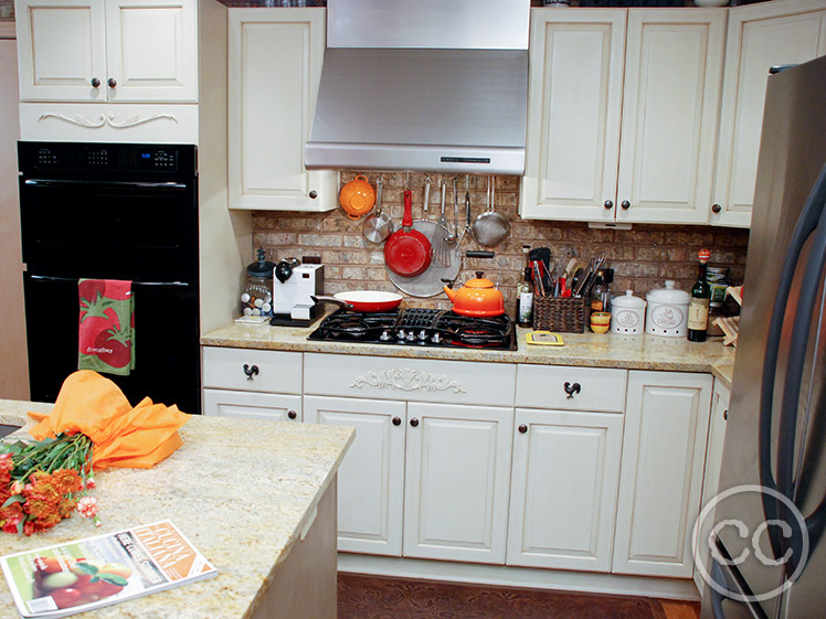 Kitchen painted with Classic Cupboards Paint. Visit www.classiccupboardspaint.com for more details.