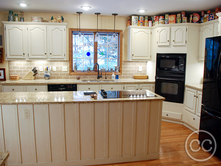 Kitchen painted with Classic Cupboards Paint. Visit www.classiccupboardspaint.com for more details.