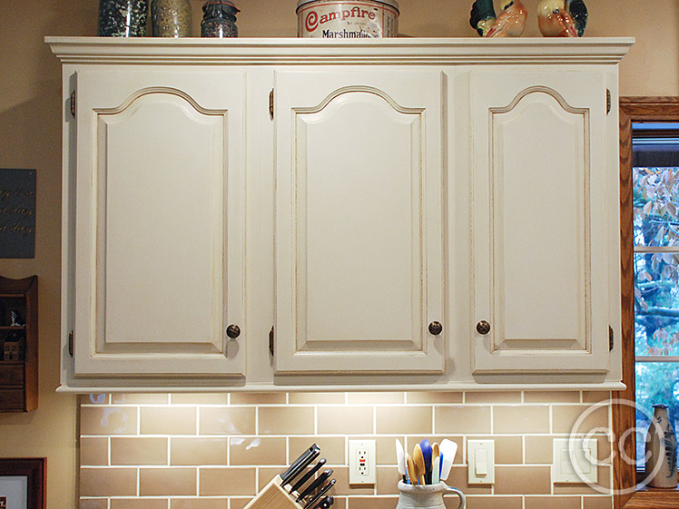 Kitchen painted with Classic Cupboards Paint. Visit www.classiccupboardspaint.com for more details.