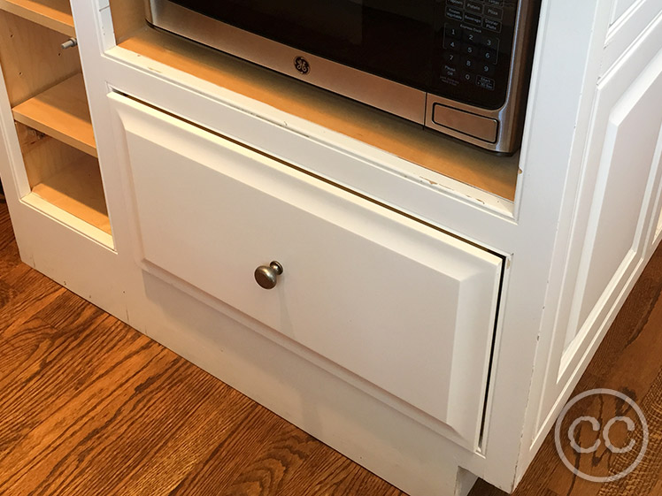 Kitchen painted with Classic Cupboards Paint. Visit www.classiccupboardspaint.com for more details.