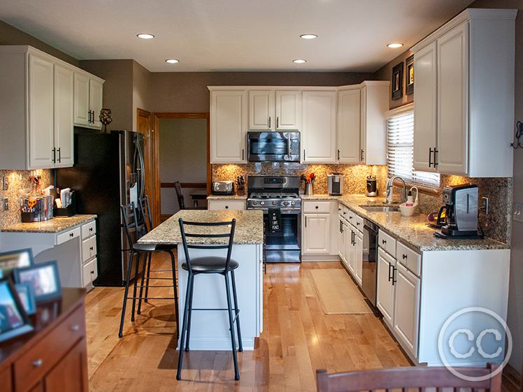 Kitchen painted with Classic Cupboards Paint. Visit www.classiccupboardspaint.com for more details.