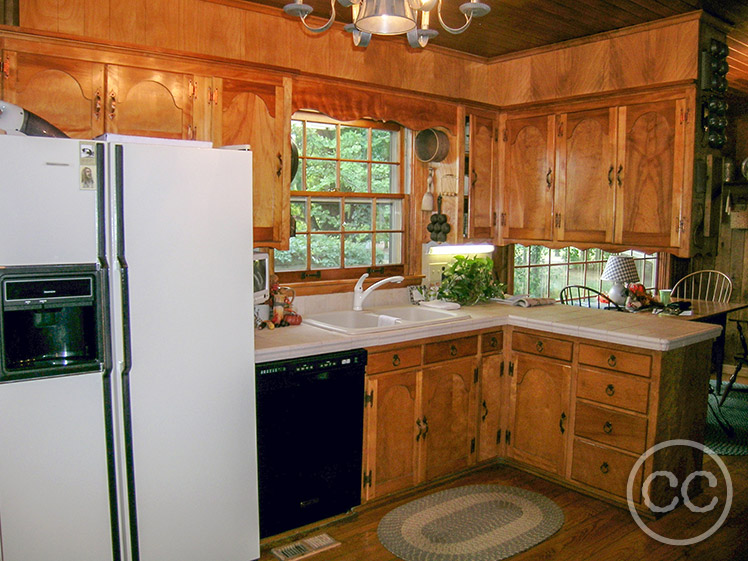 Kitchen painted with Classic Cupboards Paint. Visit www.classiccupboardspaint.com for more details.