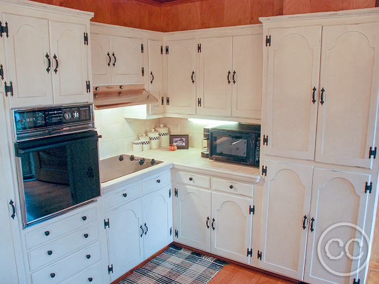 Kitchen painted with Classic Cupboards Paint. Visit www.classiccupboardspaint.com for more details.