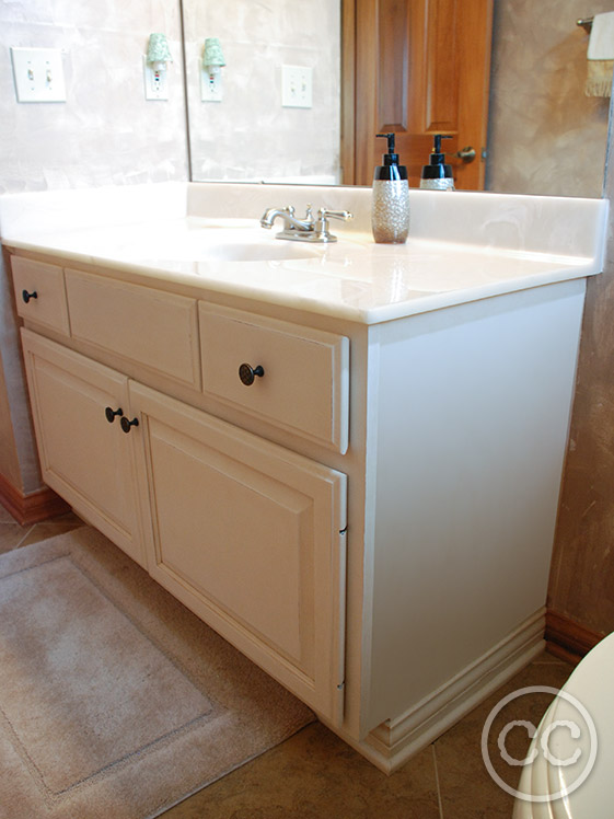 Kitchen painted with Classic Cupboards Paint. Visit www.classiccupboardspaint.com for more details.