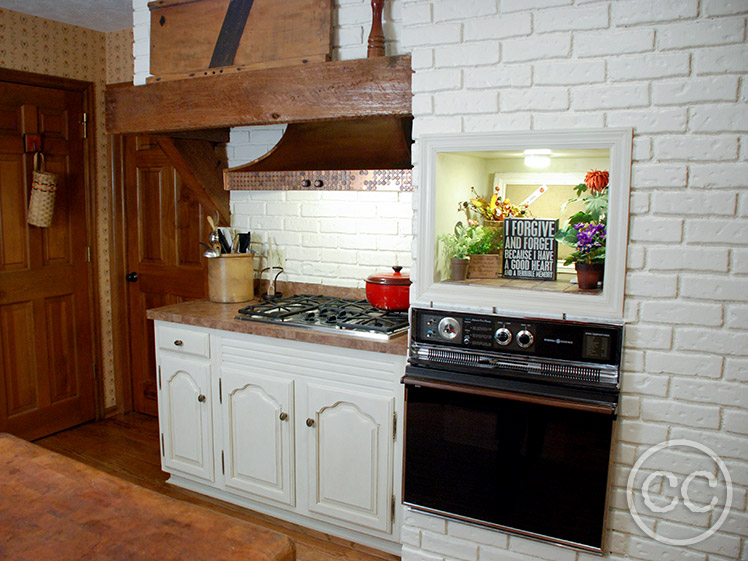 Kitchen painted with Classic Cupboards Paint. Visit www.classiccupboardspaint.com for more details.