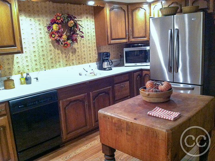 Kitchen painted with Classic Cupboards Paint. Visit www.classiccupboardspaint.com for more details.