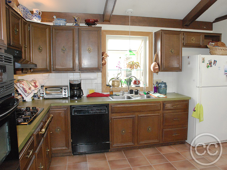 Kitchen painted with Classic Cupboards Paint. Visit www.classiccupboardspaint.com for more details.