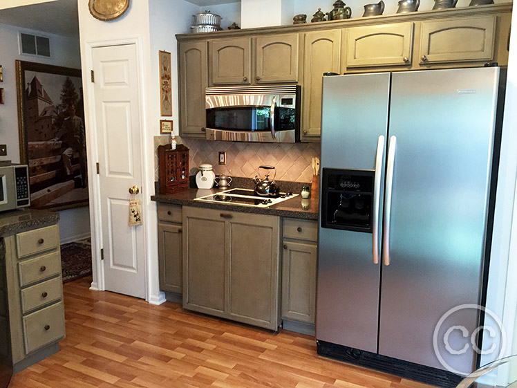 Kitchen painted with Classic Cupboards Paint. Visit www.classiccupboardspaint.com for more details.