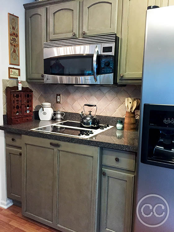 Kitchen painted with Classic Cupboards Paint. Visit www.classiccupboardspaint.com for more details.