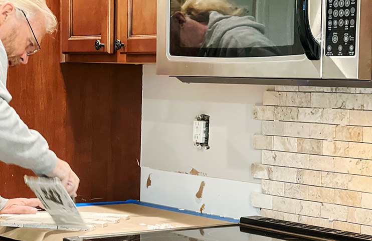 Installation of backsplash tile